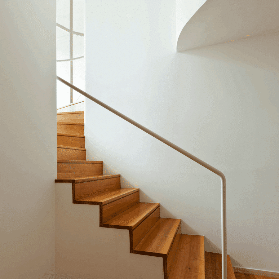 Comment choisir un escalier sur mesure adapté à votre appartement duplex parisien ?
