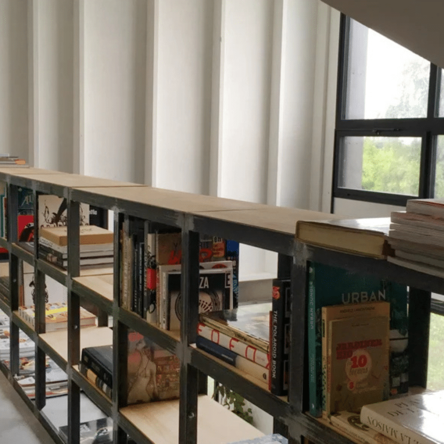 Réalisation : garde-corps bibliothèque sur mesure